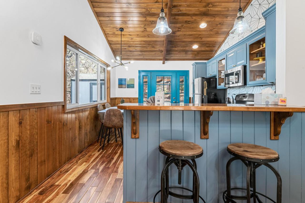 Yellow Pine Lodge - Charming Cottage Style Cabin With Peak-A-Boo Lake And Mountain Views Big Bear Lake Buitenkant foto