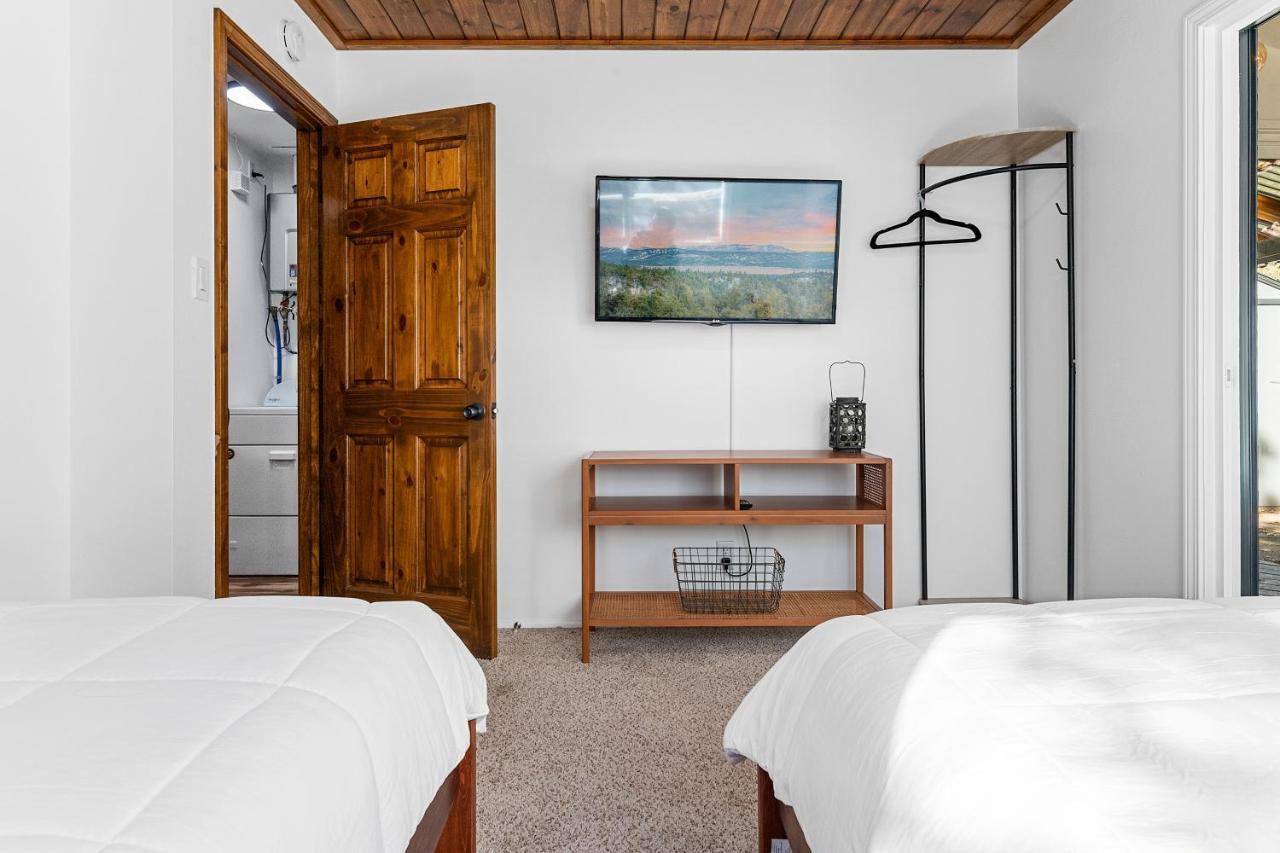 Yellow Pine Lodge - Charming Cottage Style Cabin With Peak-A-Boo Lake And Mountain Views Big Bear Lake Buitenkant foto
